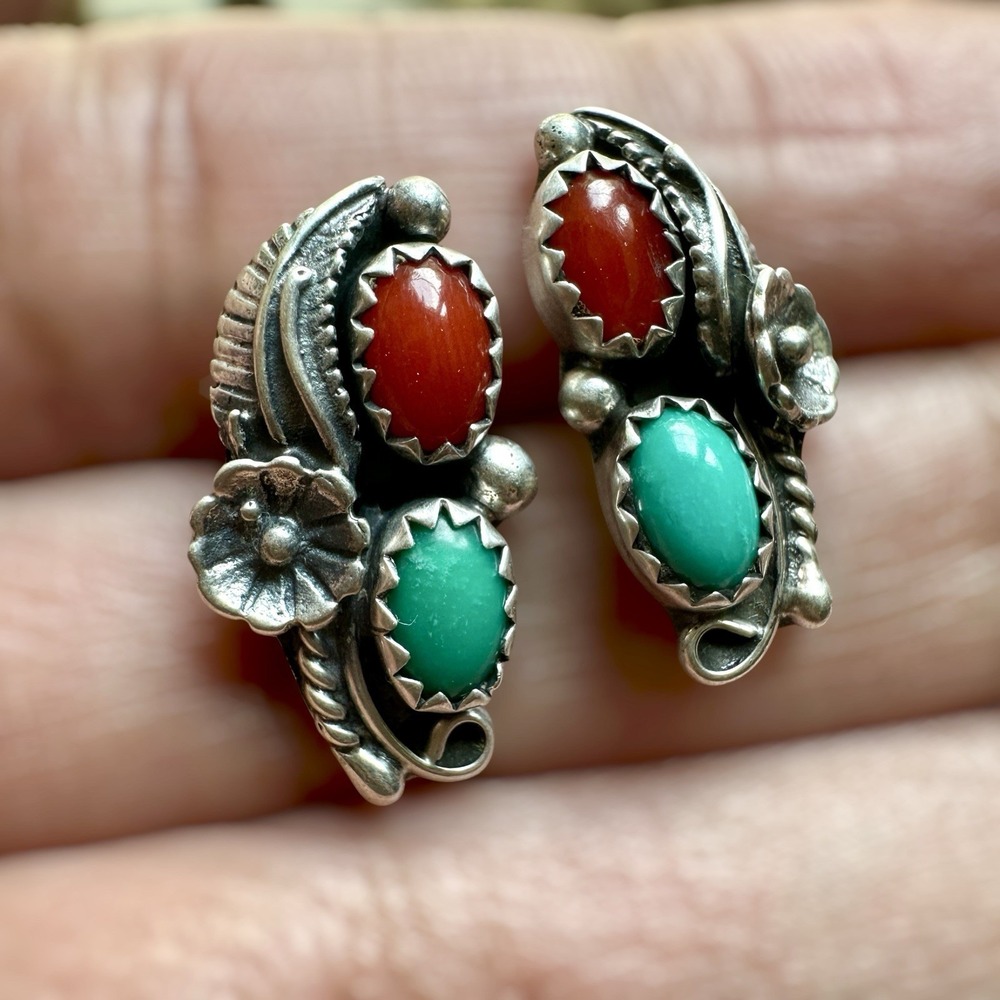Vintage Navajo Artisan SC Stud‎ Earrings 0.75 Inch Turquoise Coral Sterling 3.3g